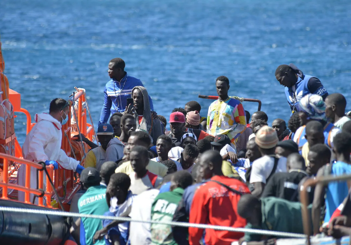 El Gobierno Empieza A Alojar En Salamanca Inmigrantes Llegados A Canarias En Patera La Gaceta 2884